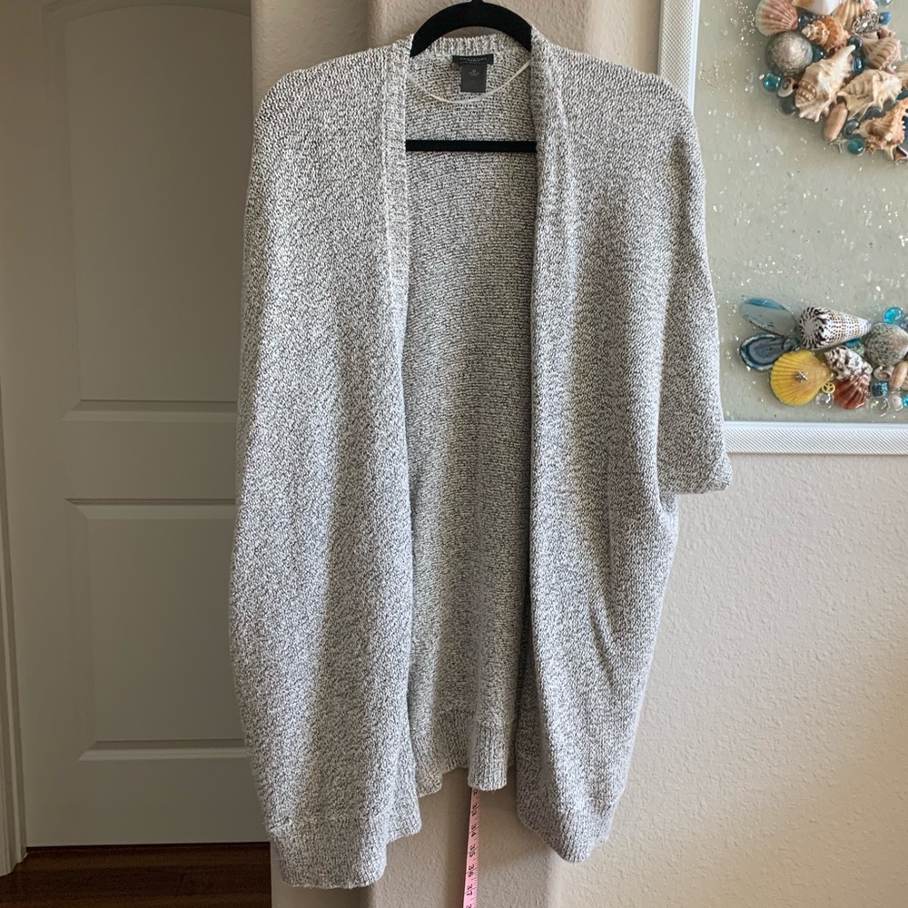ANN TAYLOR SWEATER SZ M